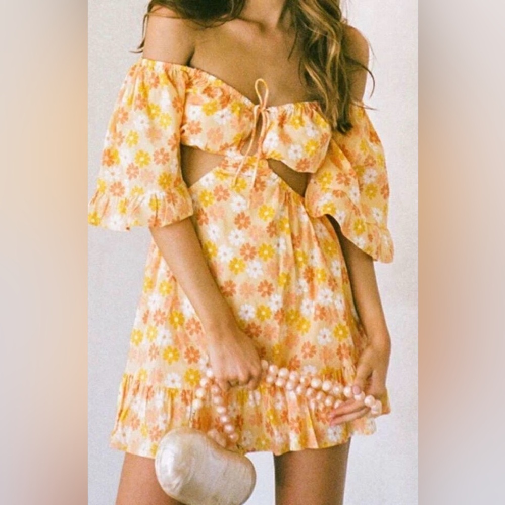Chic Floral Off-Shoulder Mini Dress